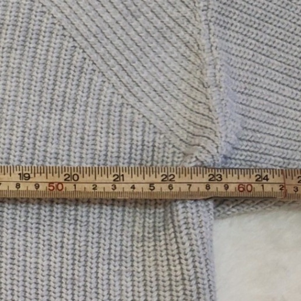 Cabi Womens Gray Ribbed Deep V Pullover Sweater Side Zippers Size Large #3531 - Picture 2 of 10